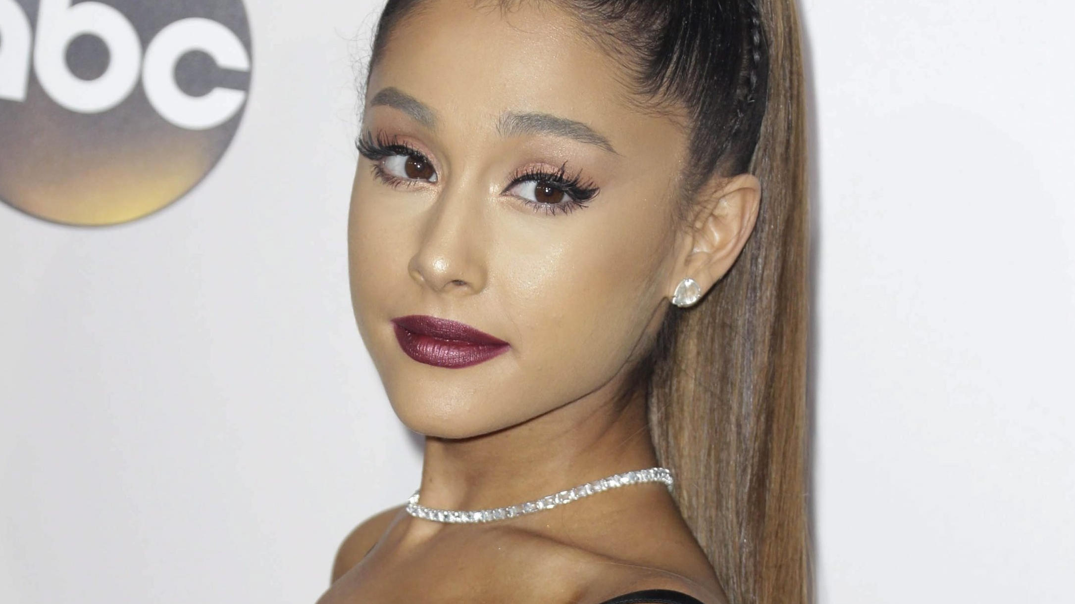 K-Pop-Girlband Blackpink stürzt Ariana Grande vom YouTube-Thron Ariane Grande wurde von der K-Pop-Band Blackpink enthront.