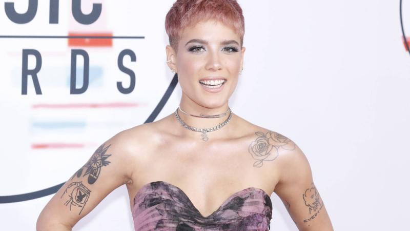 Halsey bekommt Hal David Starlight Award Halsey bekommt Hal David Starlight Award