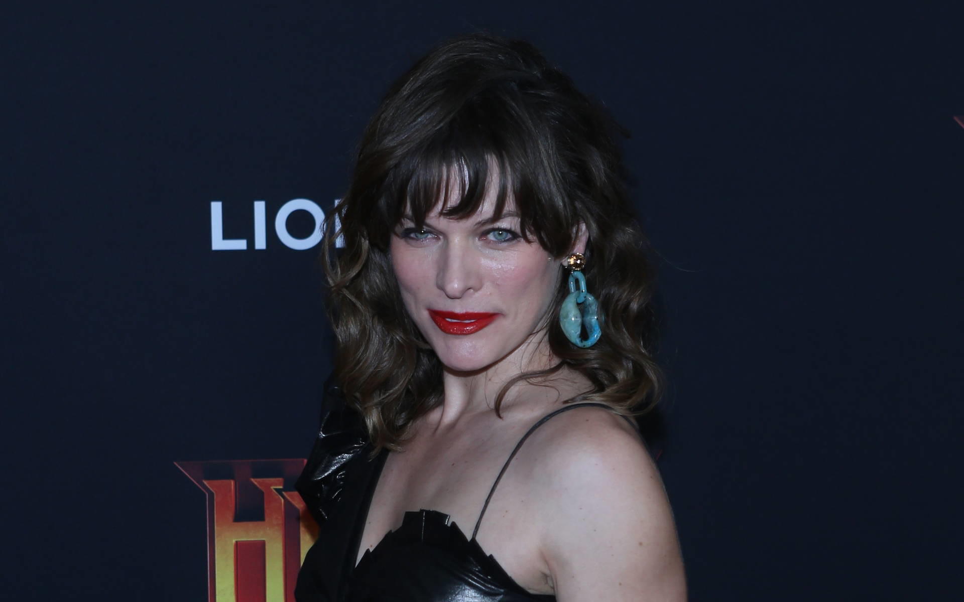 Milla Jovovich: Mitleid mit 'Hellboy' David Harbour Milla Jovovich: Mitleid mit 'Hellboy' David Harbour