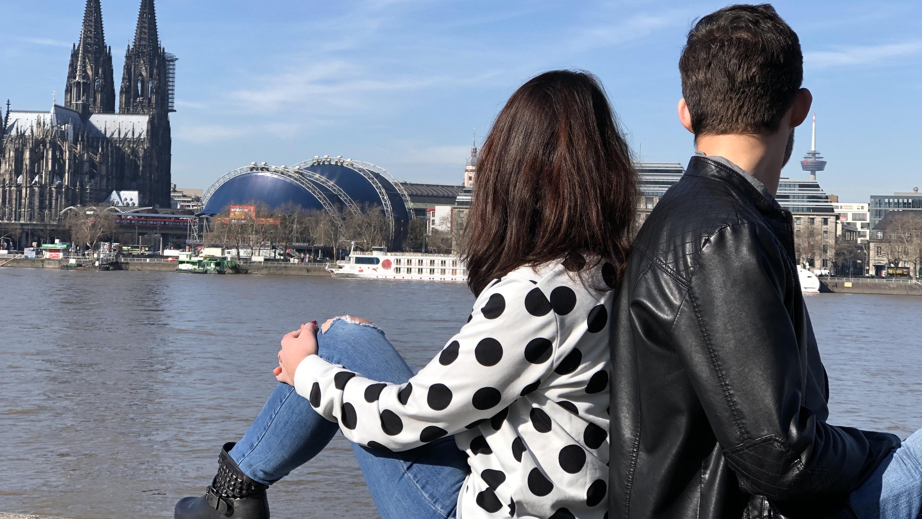 "Letzte Ausfahrt Tinder?!": Hat er mich mit Chlamydien angesteckt? Auf der Suche nach der großen Liebe begegnen Tina Tinderina dieses Mal Geschlechtskrankheiten