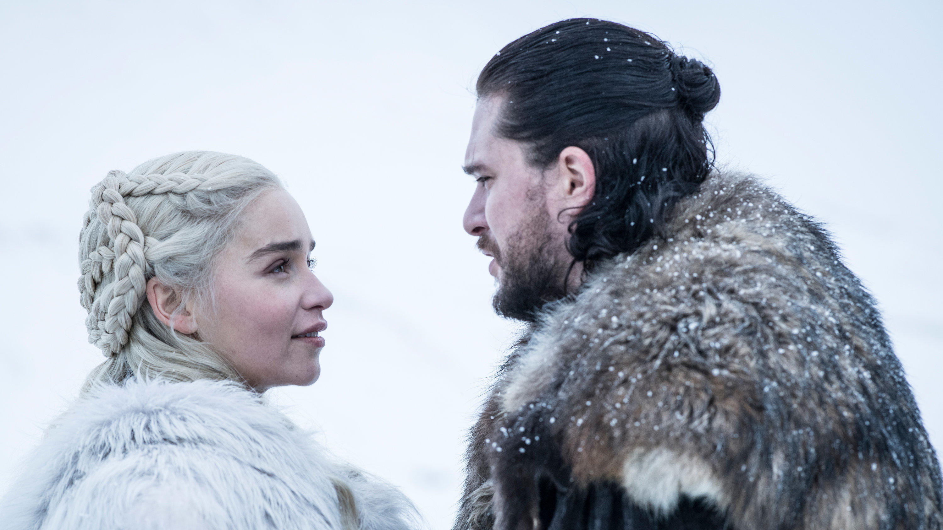 Emilia Clarke: Krankenschwester rettete „Game of Thrones“-Star das Leben Emilia Clarke als Daenerys Targaryen und Kit Harington als Jon Snow in der achten Staffel von "Game of Thrones".