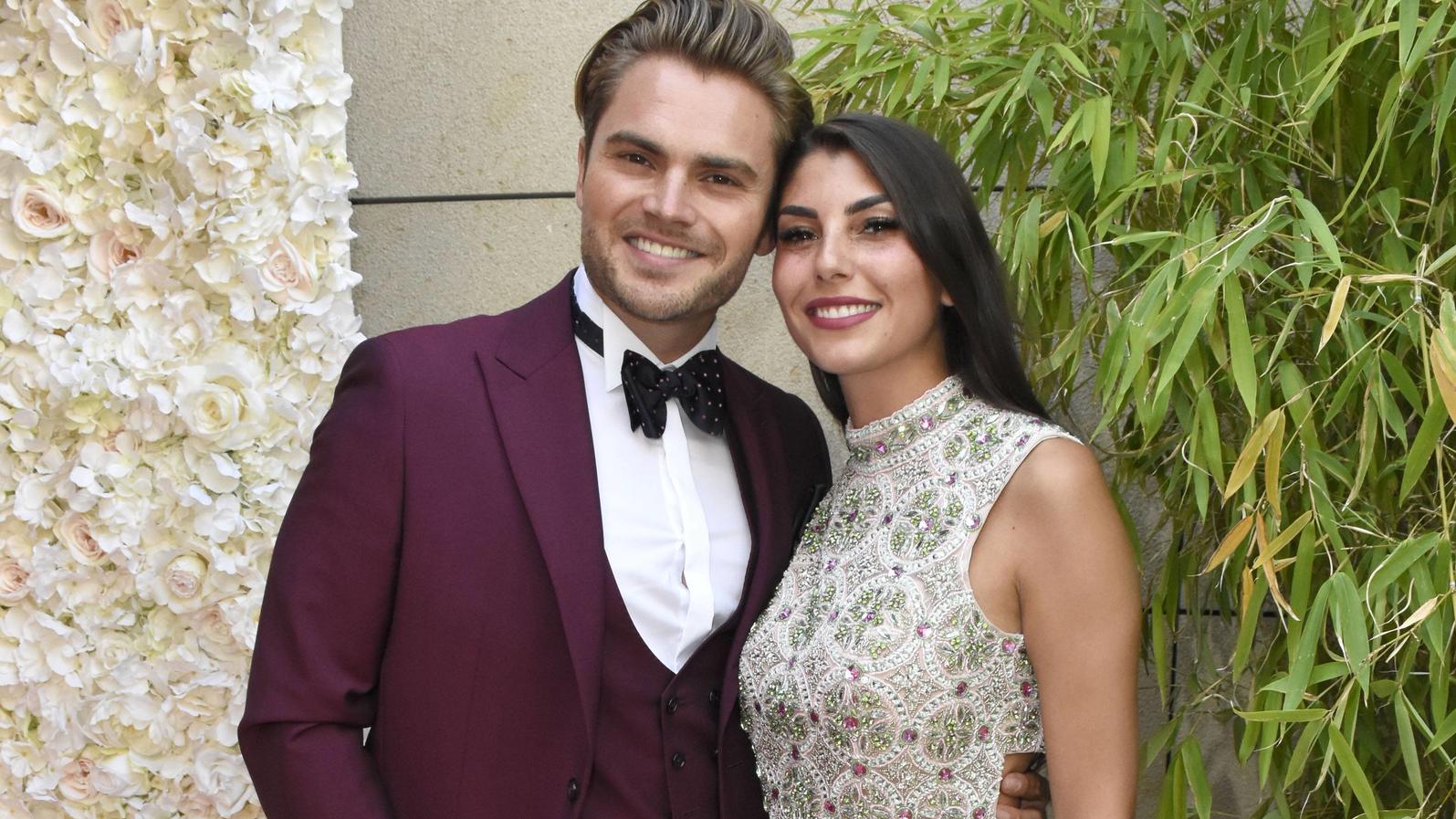 Johannes Haller und Yeliz Koc liefen sich bei den „About You Awards“ über den Weg Da waren sie noch glücklich: Johannes Haller und Yeliz Koc.