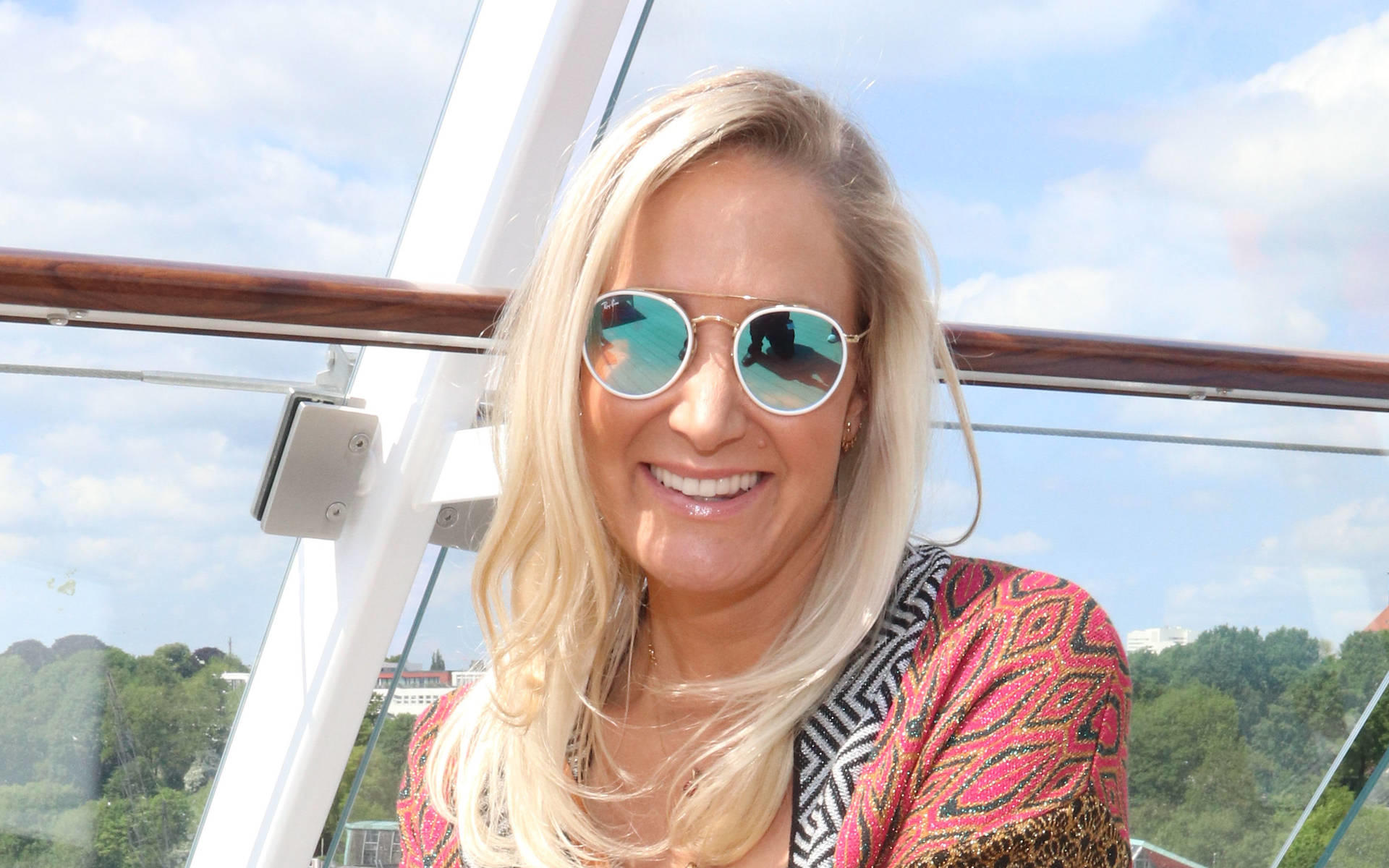Janine Kunze: Schönheitsoperationen? Unter einer Bedingung… Janine Kunze: Schönheitsoperationen? Unter einer Bedingung…