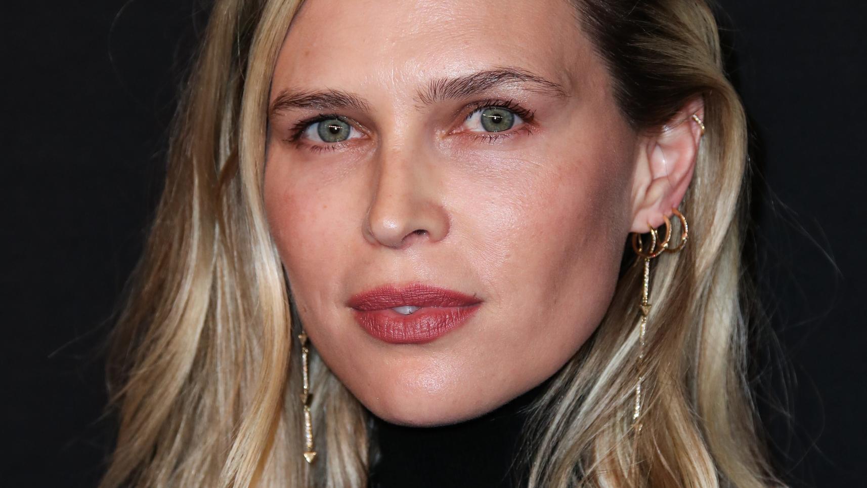 Kim Kardashians Baby-Shower: Sara Foster nimmt die falsche Farbe Sara Foster