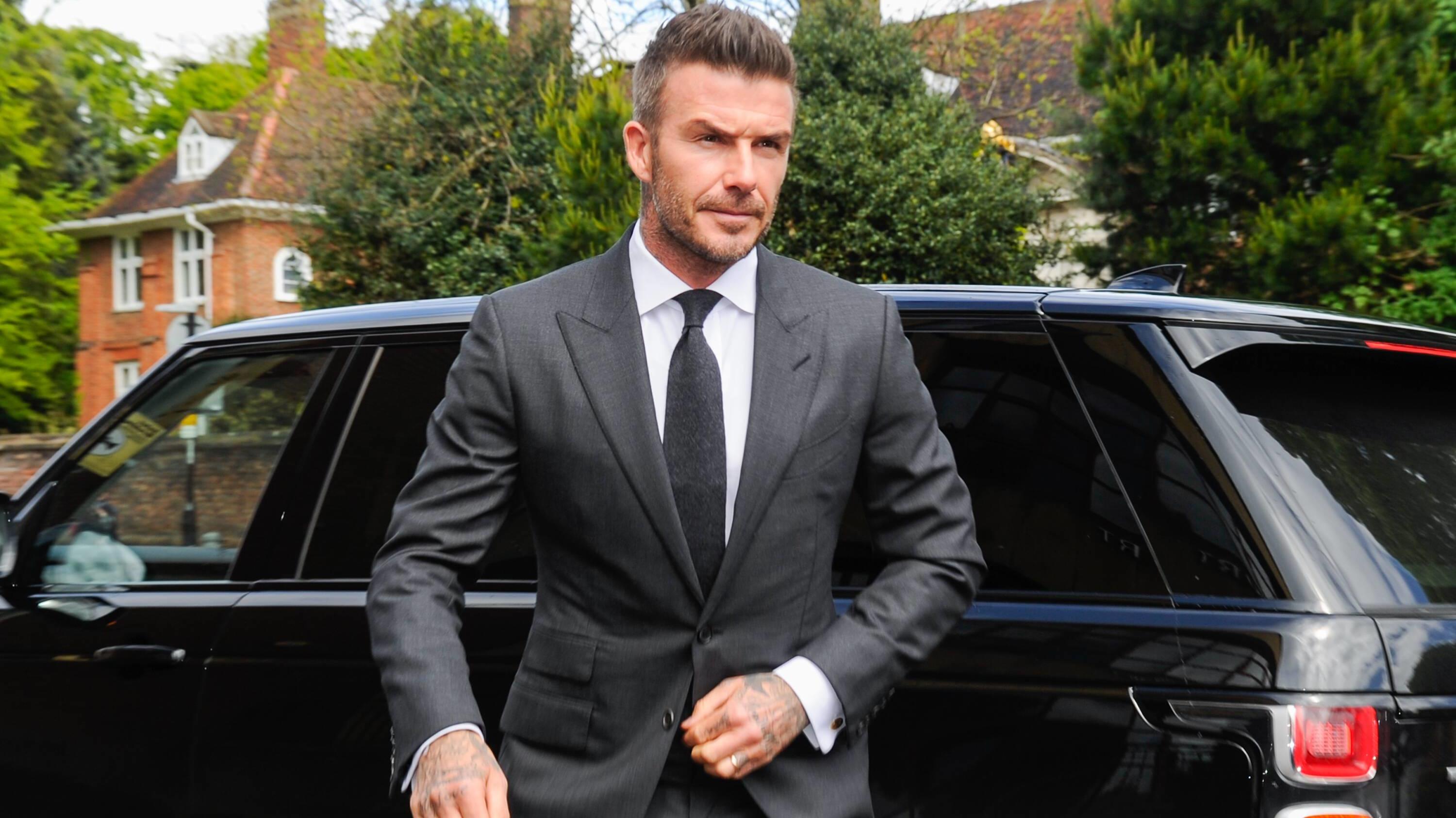 David Beckham begeistert Fans mit stylischer Brille David Beckham begeistert Fans im Netz mit neuem Style