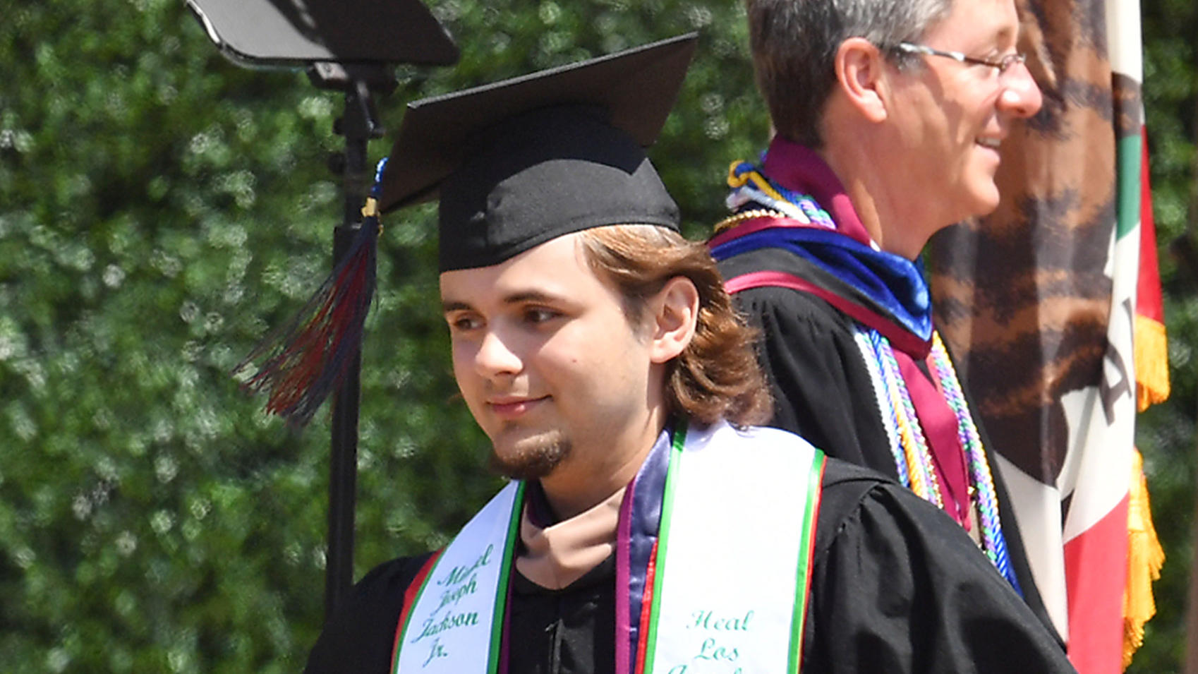 Stolzer Prince Jackson: Michael Jacksons Sohn hat Uniabschluss in der Tasche Prince Jackson hat einen Abschluss von der Loyola Marymount University