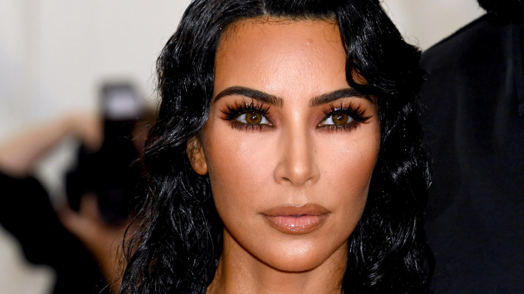 Ärger für Kim Kardashian: Gefährdet sie Baby Psalm? Kim Kardashian hat einen Shitstorm geerntet.