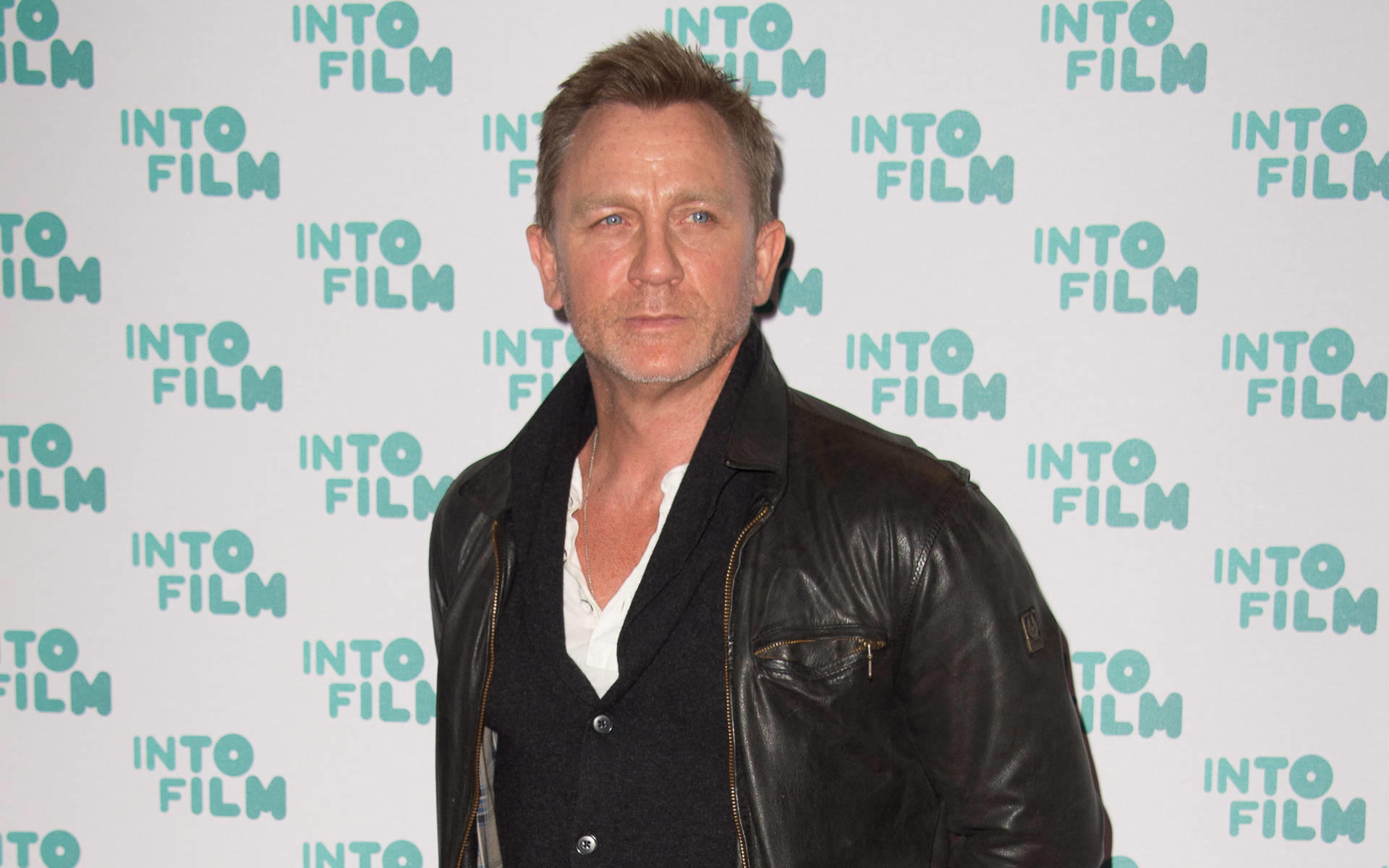 Daniel Craig verletzt sich bei „Bond 25“-Dreh und muss wegen OP pausieren Pause vom James-Bond-Dreh: Daniel Craig muss operiert werden