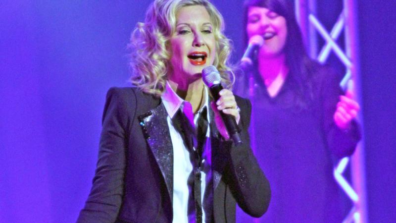 Olivia Newton-John: Ihr Mann baut Cannabis für sie an Olivia Newton-John: Ihr Mann pflanzt Cannabis für sie an