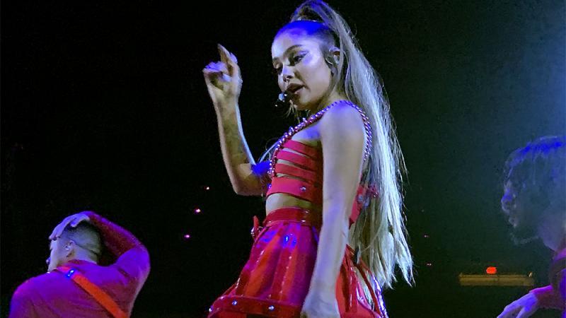 Ariana Grande verschiebt zwei Shows Ariana Grande verschiebt zwei Shows