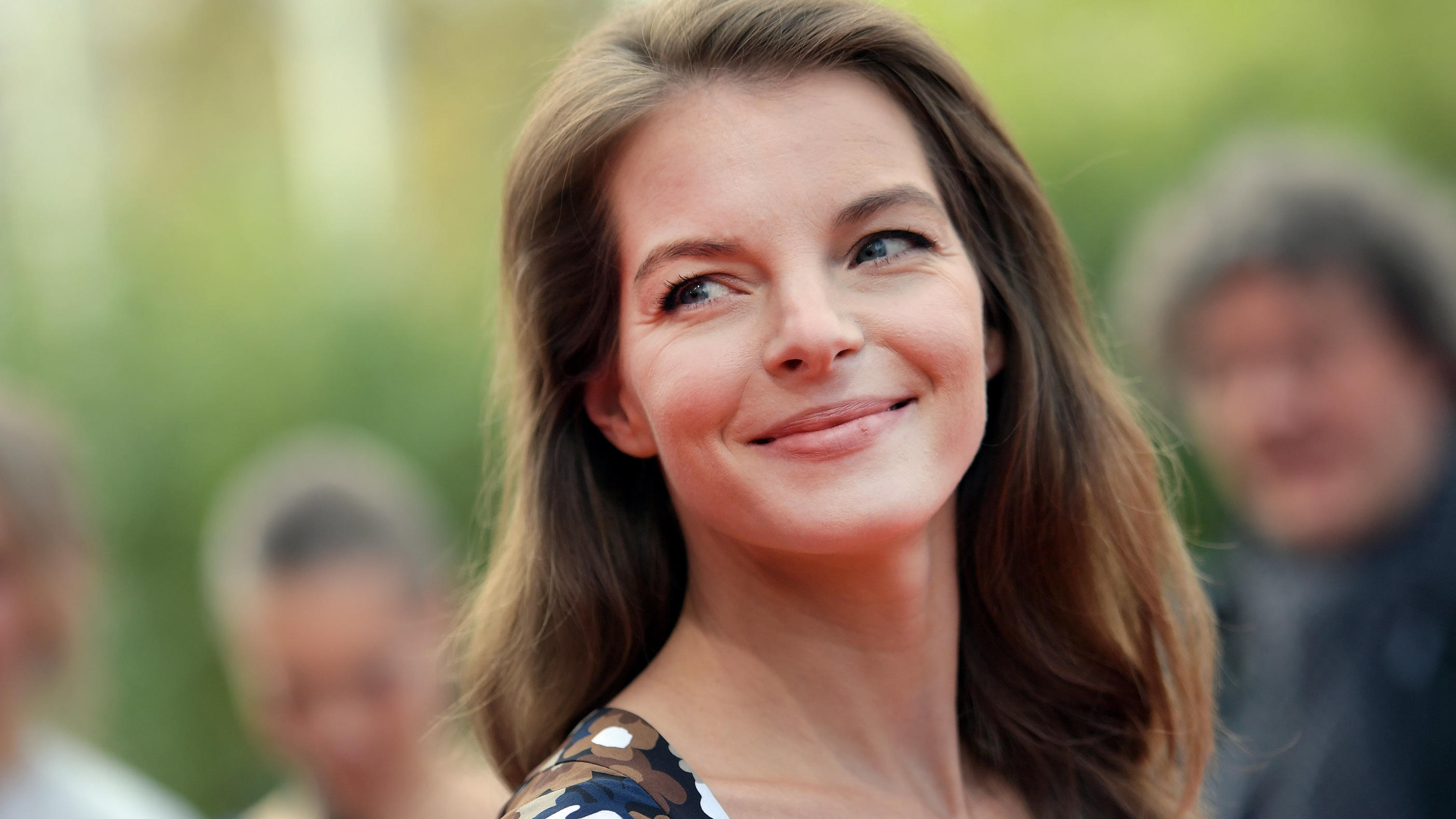 Yvonne Catterfeld zeigt zum ersten Mal ihre Mama - sie sieht ihr zum Verwechseln ähnlich Yvonne Catterfeld kommt am 28.04.2017 in Berlin zur Verleihung des 67. Deutschen Filmpreises "Lola". Foto: Britta Pedersen/dpa Foto: Britta Pedersen/dpa +++(c) dpa - Bildfunk+++