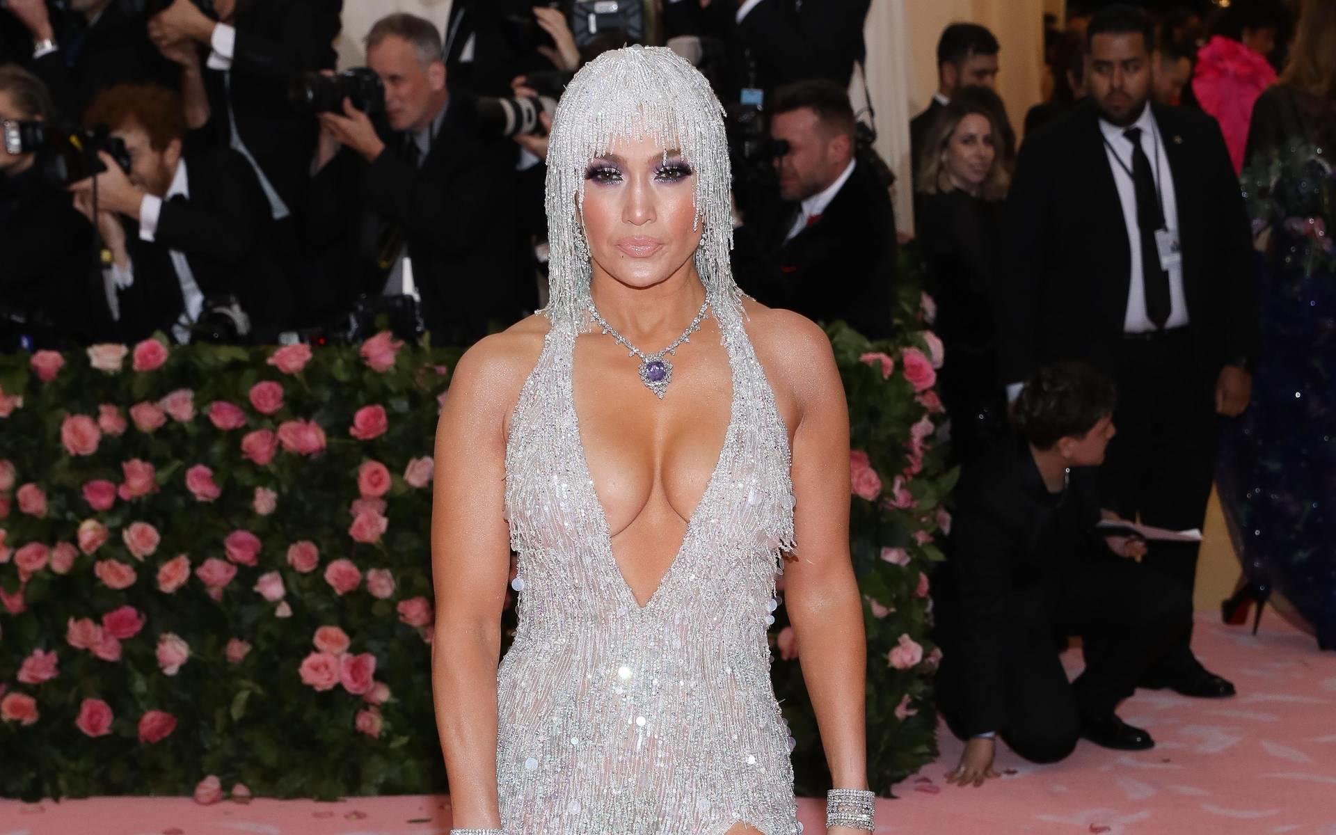 CFDA Fashion Awards: Jennifer Lopez wird als Modelegende ausgezeichnet Ganz offiziell: Jennifer Lopez ist eine Mode-Legende