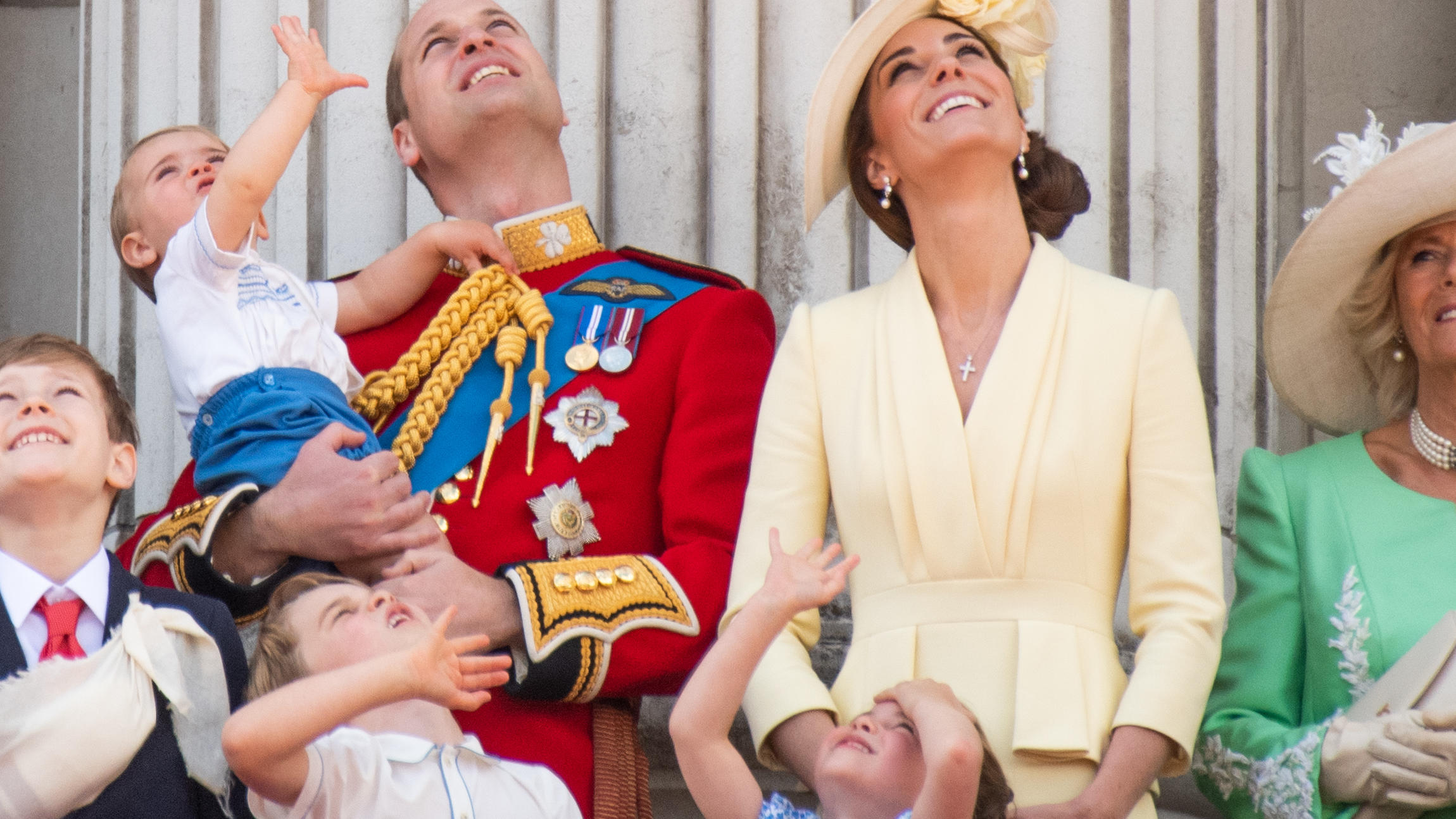 Prinz Louis verzaubert Royal-Fans mit seinem ersten großen Auftritt Familien-Stell-Dich-ein bei Trooping the Colour