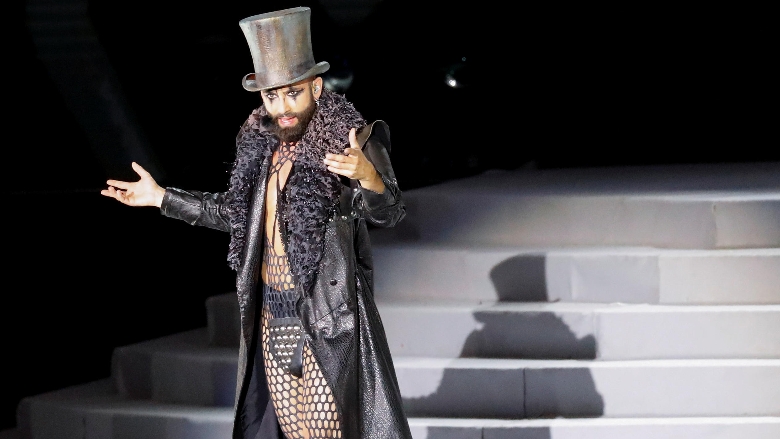 Die skurrilsten Looks vom letzten Life Ball in Wien Singer Conchita Wurst performs during the opening ceremony of the 26th Life Ball in Vienna, Austria, June 8, 2019. REUTERS/Leonhard Foeger