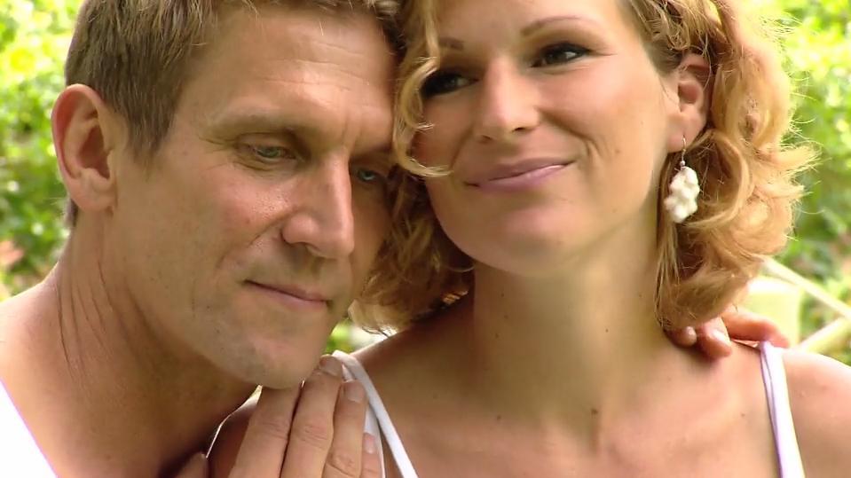 Janni Hönscheid: Nach Yokos Geburt richtet sie offene Worte an alle Mütter Janni Hönscheid und Peer Kusmagk haben Angst vor der Geburt ihres 2. Kindes.