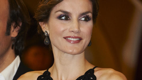 Letizia von Spanien: Schön schlank oder zu dünn? Schön schlank oder zu dünn? Letizia bei einem Auftritt in der spanischen Stadt Oviedo