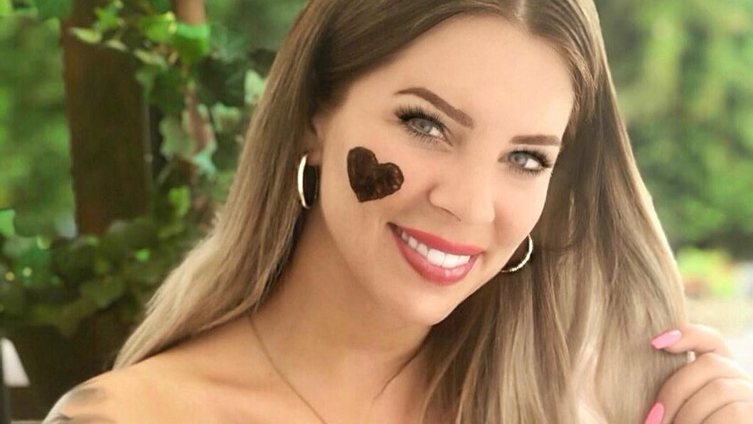 Jenny Frankhauserist frisch verliebt - ist ihr neuer Freund Hakan Akbulut endlich Mr. Right? Jenny Frankhauser ist verliebt