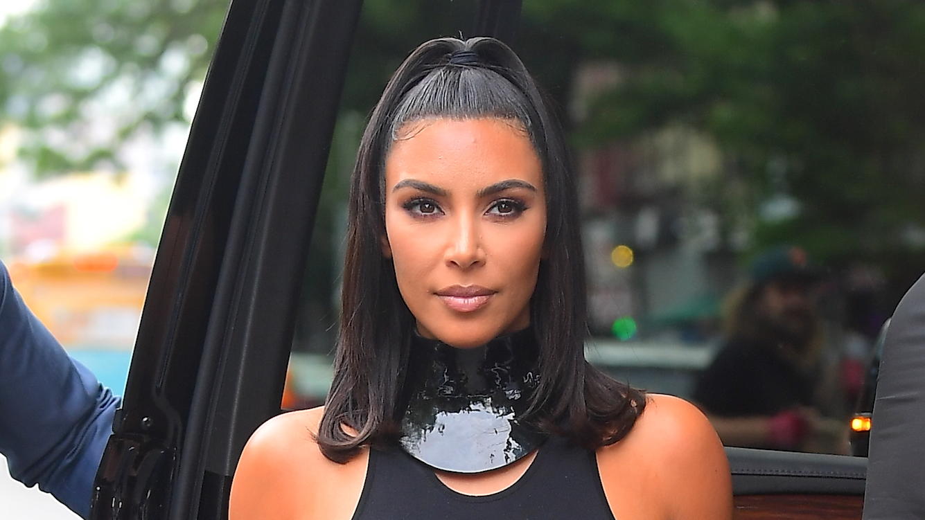 Kim Kardashian: Diesem alten Schulfoto sieht sie kaum noch ähnlich Kim Kardashian ist eigentlich für ihren ausgefallenen Look bekannt.
