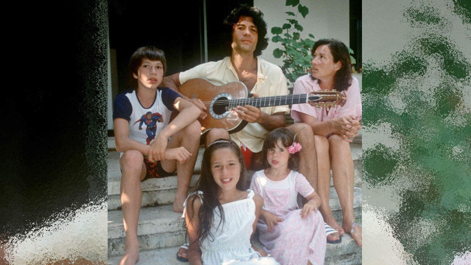 Costa Cordalis' Tochter Kiki postet altes Familienfoto mit emotionalen Worten Costa Cordalis