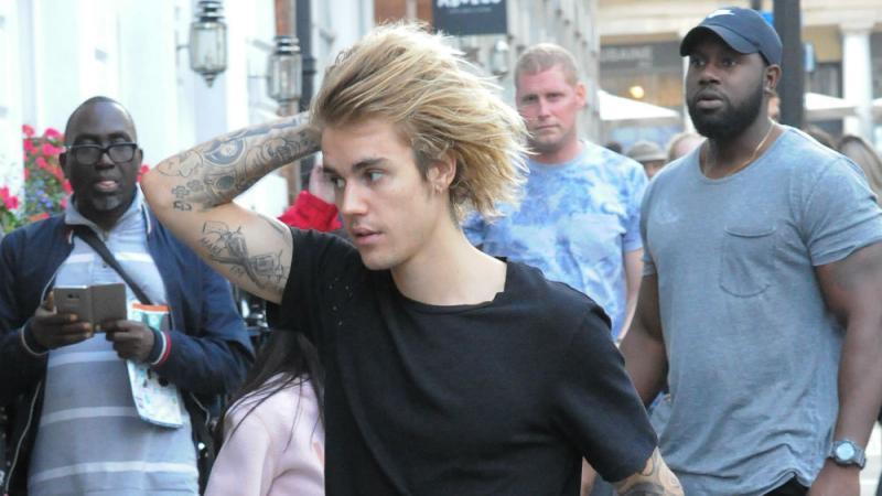 Deckel-Challenge! Justin Bieber fordert Tom Cruise schon wieder heraus Justin Bieber fordert Tom Cruise zur Deckel-Challenge heraus