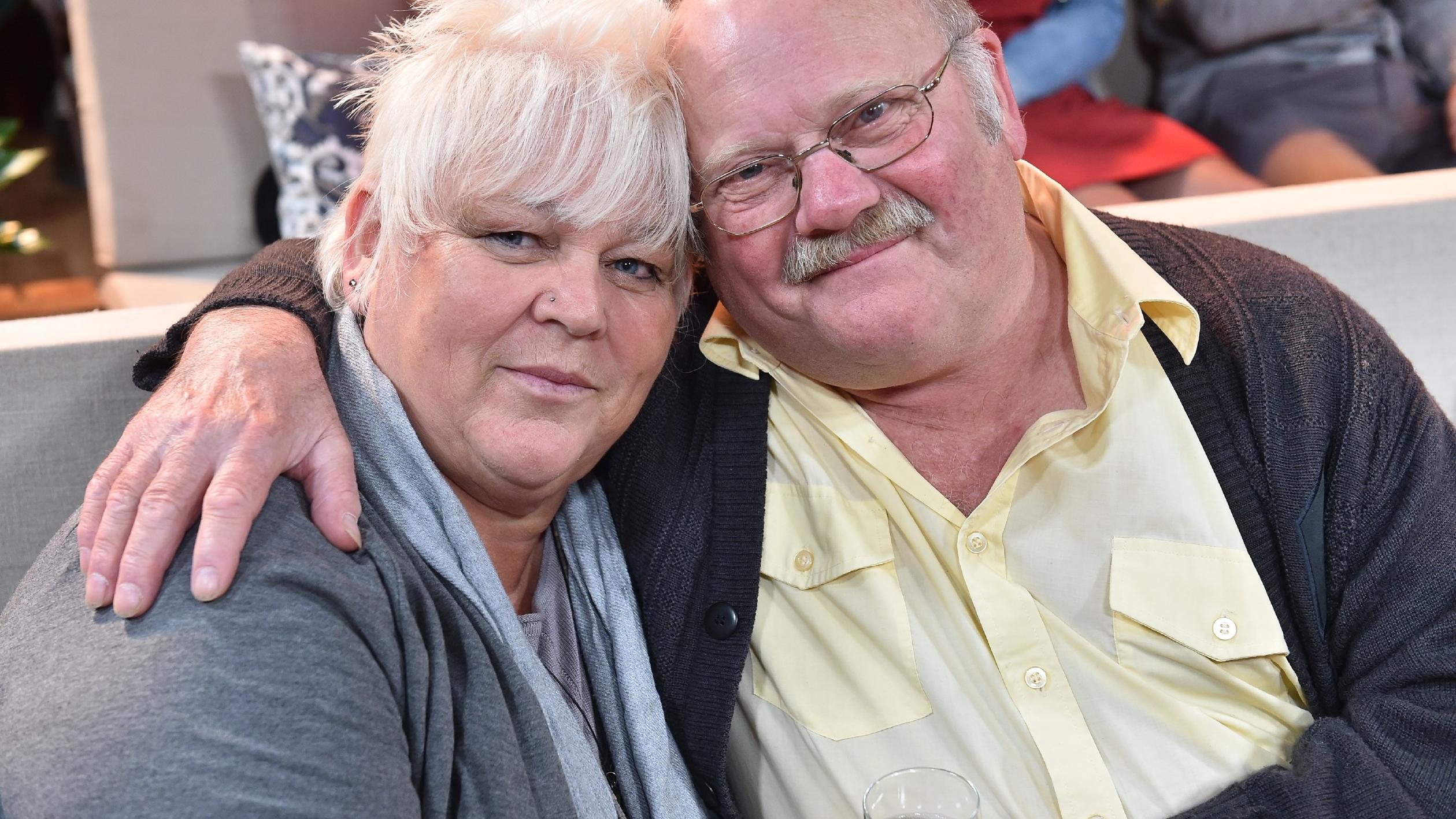 „Bauer sucht Frau“-Kandidatin Rosi kämpft gegen den Krebs Rosemarie "Rosi" (59, Altenpflegerin) und der liebevolle Thüringer Günter (66) aus dem Thüringer Wald