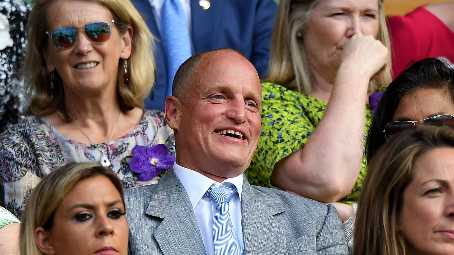 Betrunkener Woody Harrelson: Security verwehrt ihm in Wimbledon den Zutritt LONDON, ENGLAND - JULY 13: Actor Woody Harrelson attends the Royal Box during Day twelve of The Championships - Wimbledon 2019 at All England Lawn Tennis and Croquet Club on July 13, 2019 in London, England. (Photo by Shaun Botterill/Getty Images)