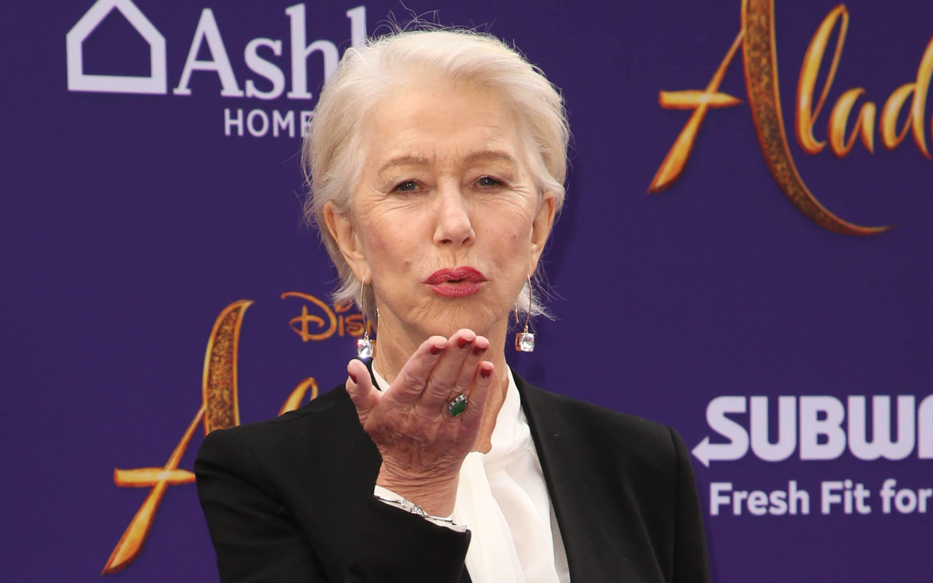 Warum Helen Mirren auf Schönheit pfeift Warum Helen Mirren auf Schönheit pfeift