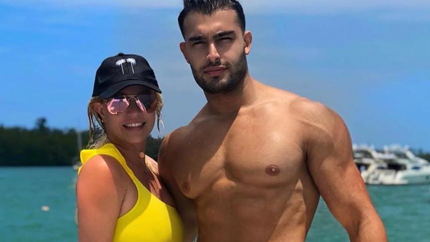 Britney Spears und Sam Asghari tanzen die Trennungsgerüchte weg Nichts dran an den Trennungsgerüchten: Britney Spears bleibt weiterhin bei Muskelprotz Sam Asghari.