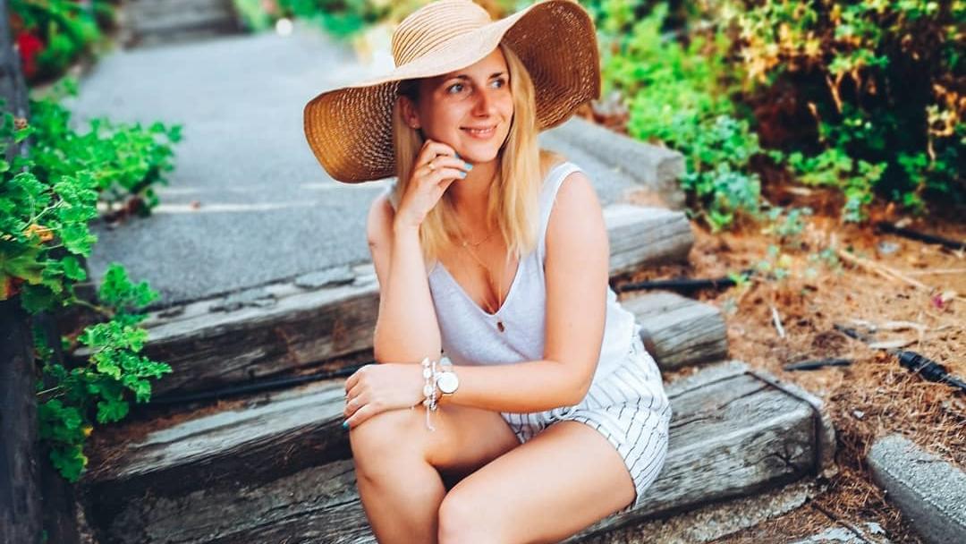 Ohne Gerald in St. Tropez? „Bauer sucht Frau“-Anna reagiert lässig auf Hater Anna im Urlaub in Südfrankreich