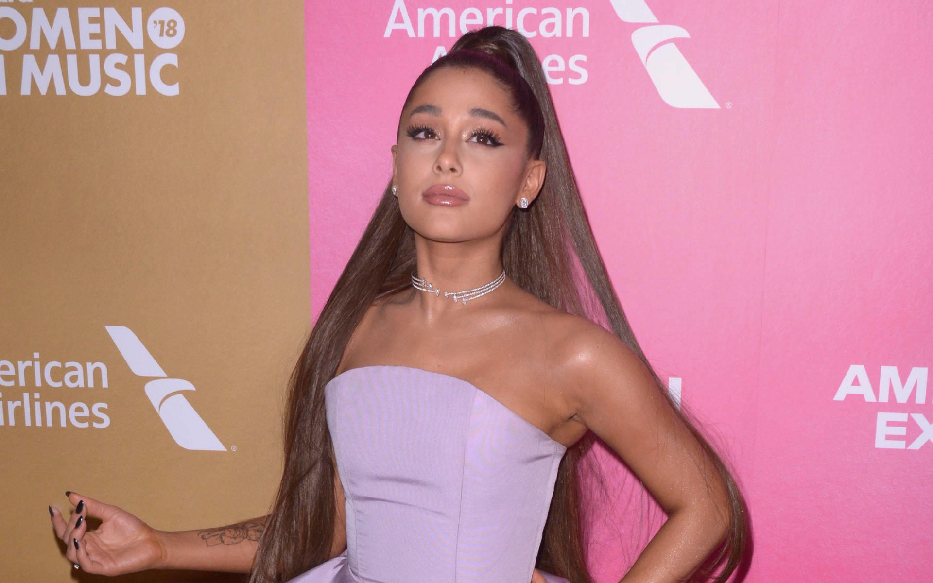 Ariana Grande: Trophäen-Duell mit Taylor Swift Ariana Grande: Trophäen-Duell mit Taylor Swift