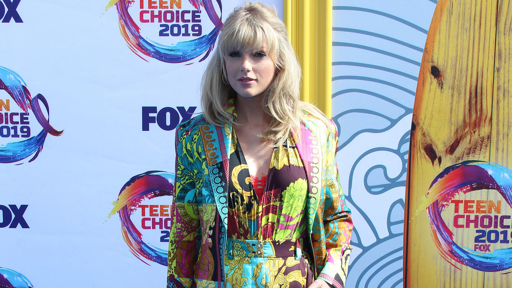 Taylor Swift Räumt Bei Den „teen Choice Awards 2019 Den