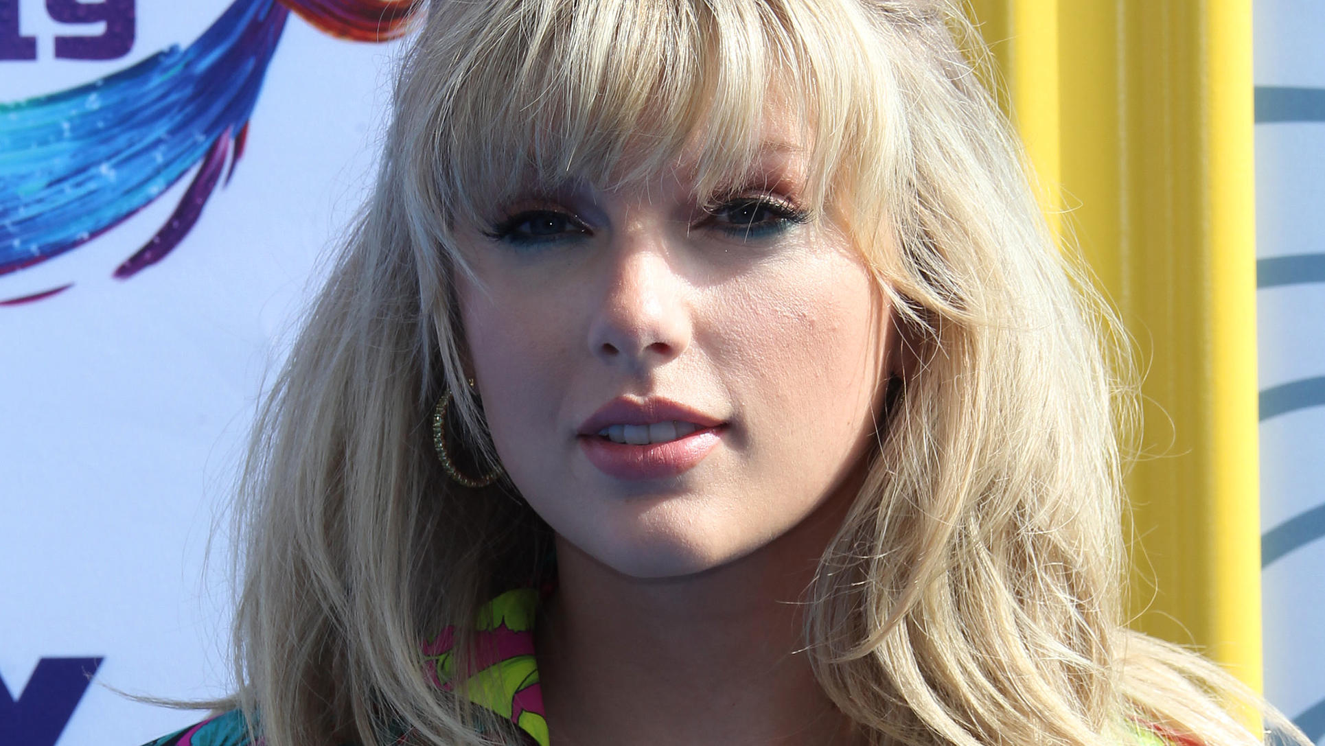 Taylor Swift plant Neu-Veröffentlichung ihrer Alben 2019 Teen Choice Awards - ArrivalsPictured: Taylor SwiftRef: SPL5108916 110819 NON-EXCLUSIVEPicture by: Jen Lowery / SplashNews.comSplash News and PicturesLos Angeles: 310-821-2666New York: 212-619-2666London: 0207 644 7656Milan: +39 02 56567623photo