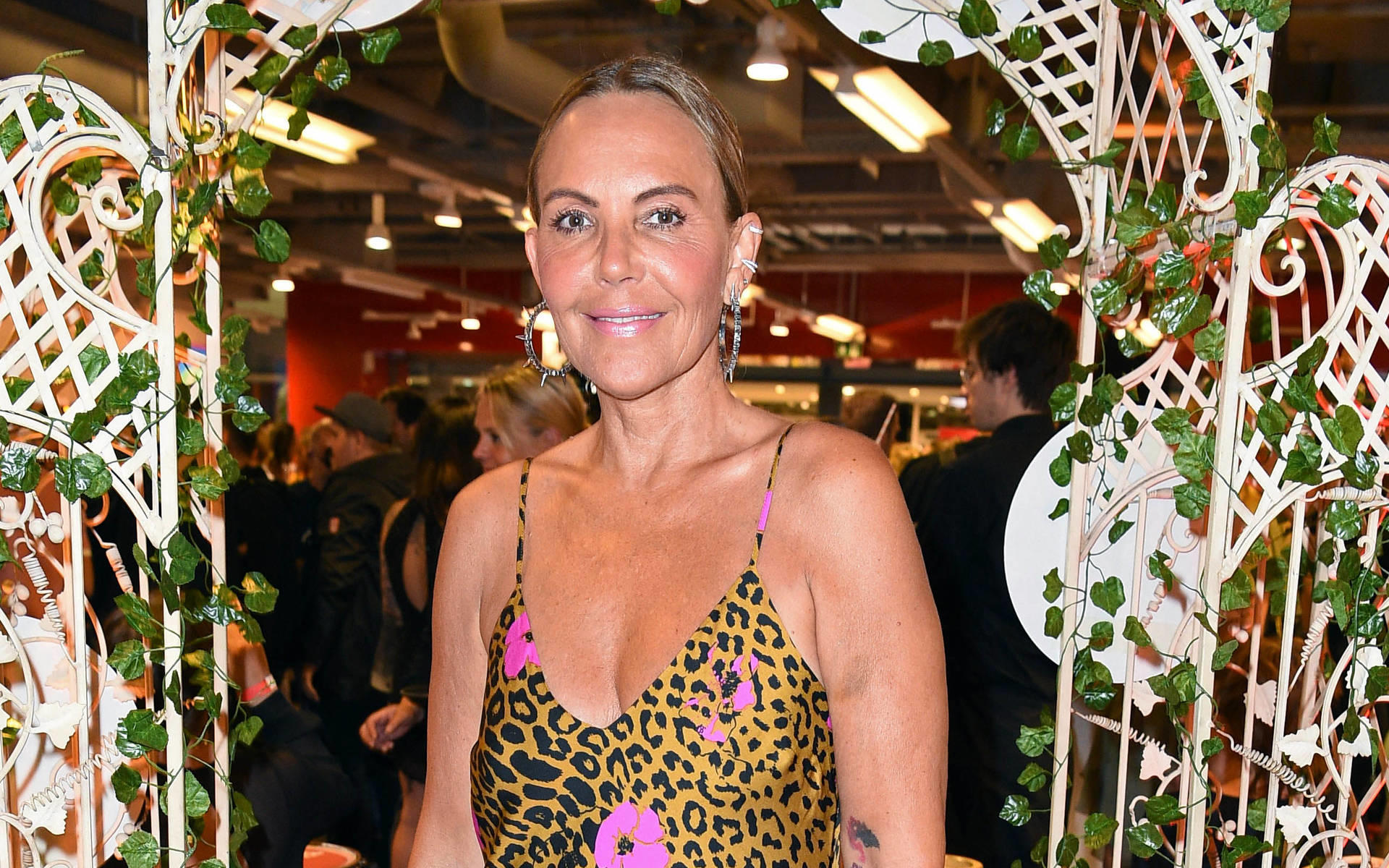 Braun gebrannt: Natascha Ochsenknecht schockt Follower mit Urlaubsfoto Natascha Ochsenknecht schockt Follower mit Mallorca-Schnappschuss