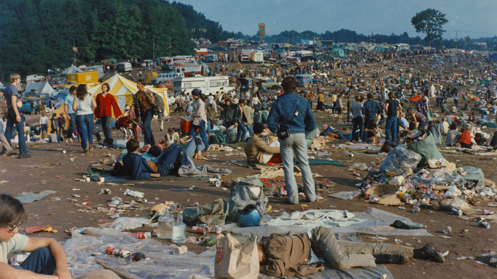 Woodstock-Mythen: Was passierte wirklich auf dem legendären Festival? Ganz schön was los beim Woodstock 1969 in Bethel, New York