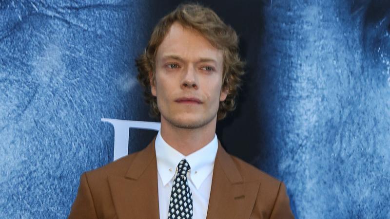 Alfie Allen: Fieser Streich am 'Game of Thrones'-Set Alfie Allen: Fieser Streich am 'Game of Thrones'-Set