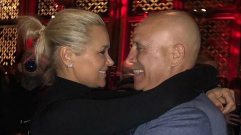 Yolanda Hadid macht ihre Liebe öffentlich Yolanda Hadid macht ihre Liebe öffentlich