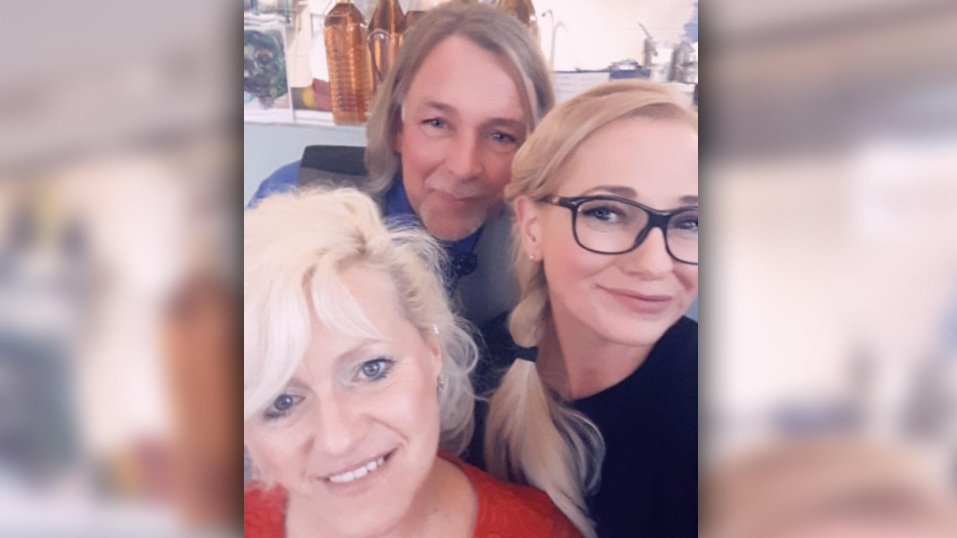 Sommerhaus-Kandidatin Sabrina Lange kann über Betrugsvorwürfe nur „lächeln“ Mareike Eisenstein, Sabrina Lange und Thomas Graf von Luxburg