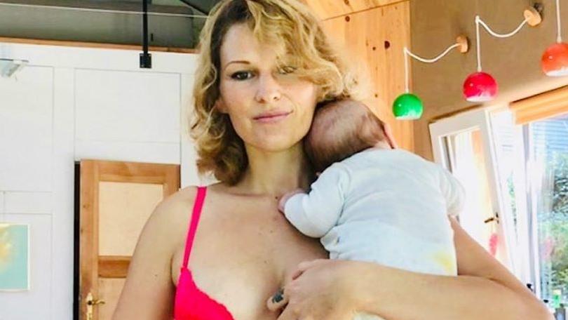 Janni Hönscheid nutzt heißes Bikini-Foto für alarmierende Botschaft Janni Hönscheid: Hinter diesem Foto steckt mehr als auf den ersten Blick erkennbar.