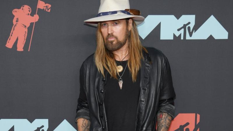 Billy Ray Cyrus: Erfolg von 'Old Town Road' war 'verrückt' Billy Ray Cyrus: Erfolg von 'Old Town Road' war 'verrückt'