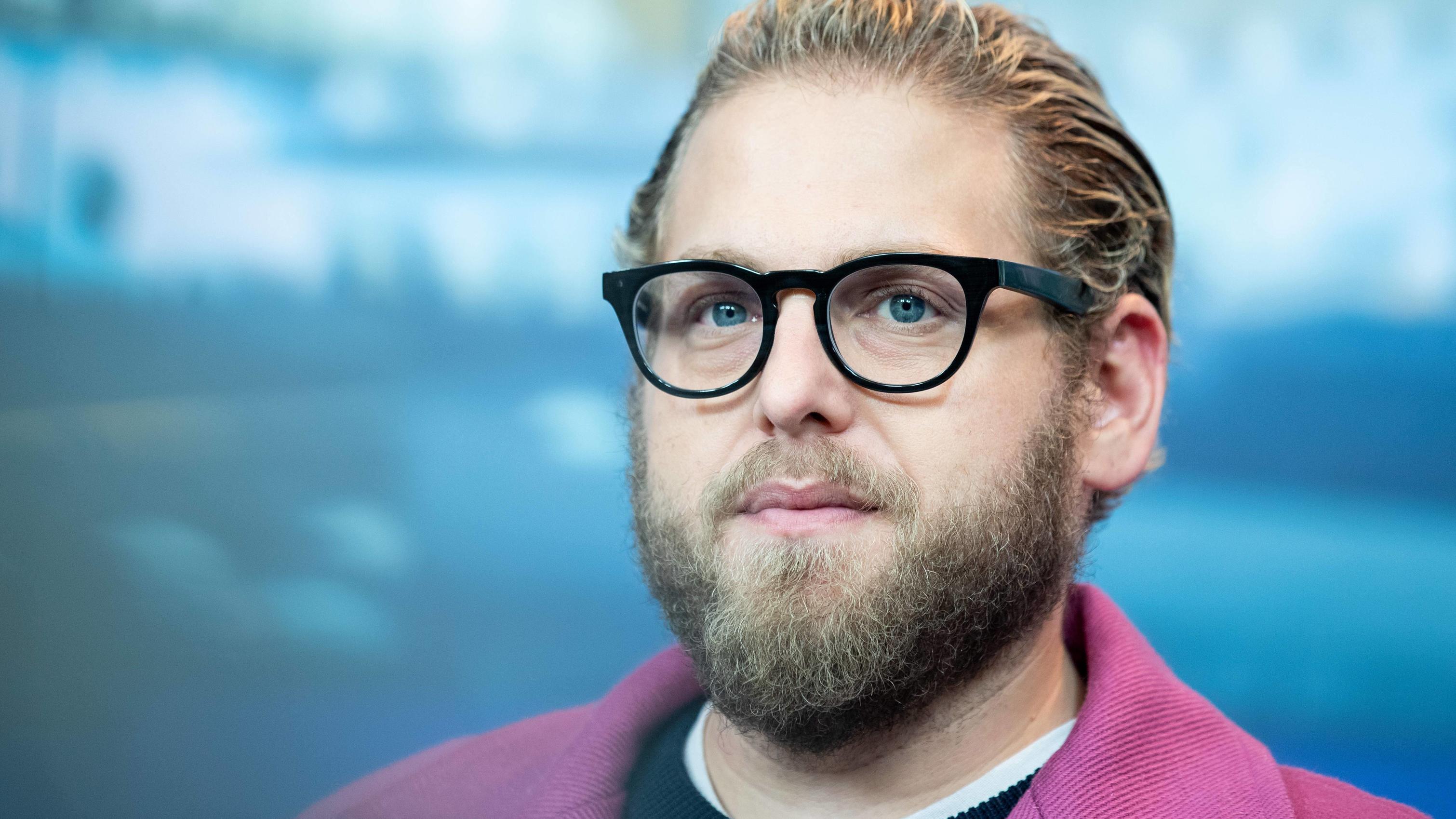 Verlobung! Jonah Hill wird seine Freundin heiraten Jonah Hill könnte schon sehr bald ein verheirateter Mann sein