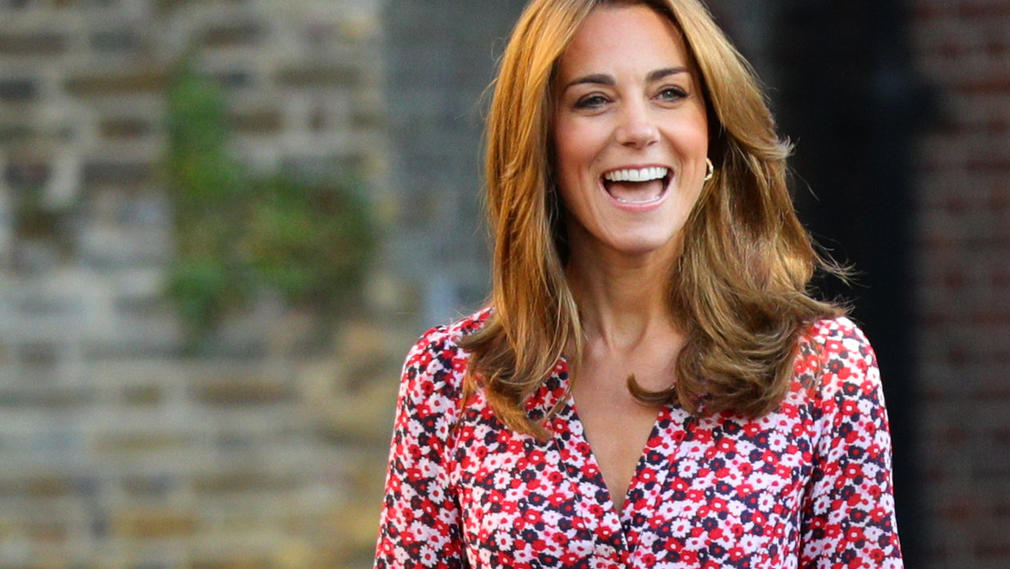 Prinzessin Charlotte ist bei Einschulung nervös - doch Kate, William & George sind dabei Herzogin Kate ist sichtlich stolz bei der Einschulung von Charlotte