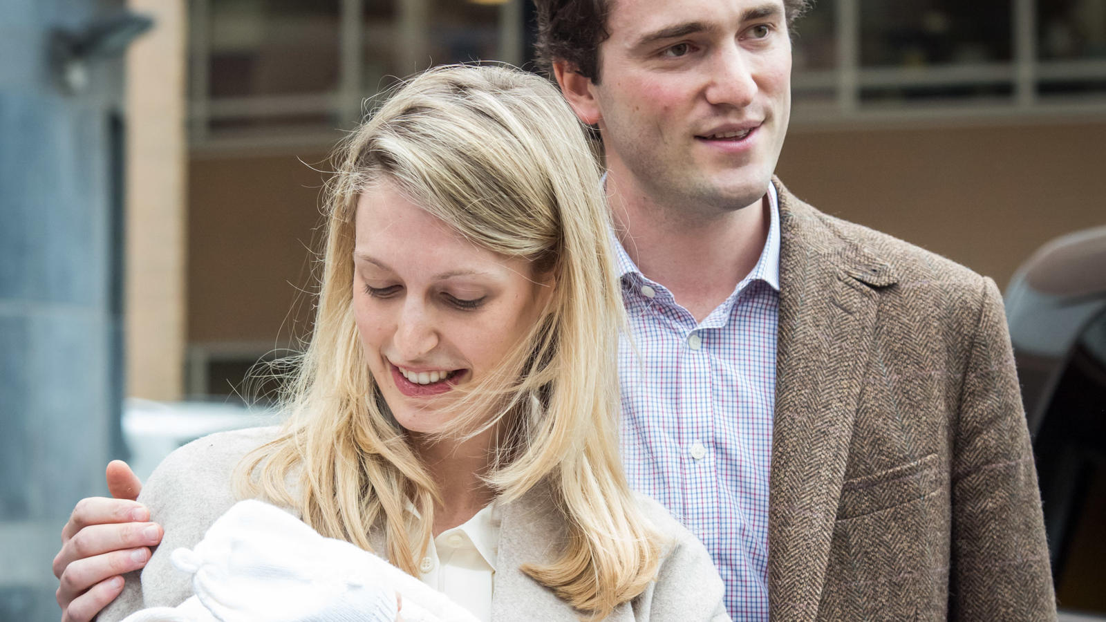 Prinz Amedeo & Prinzessin Elisabetta: Wieder Nachwuchs bei den belgischen Royals Einen Tag nach der Geburt, am 20. Mai 2016 präsentierten Prinzessin Elisabetta und Ehemann Prinz Amadeo ihre Tochter der Welt. Wenn sie dieses Mal ähnlich vorgehen, dann dürften wir uns schon bald auf ein Bild ihres ersten Sohnes freuen.