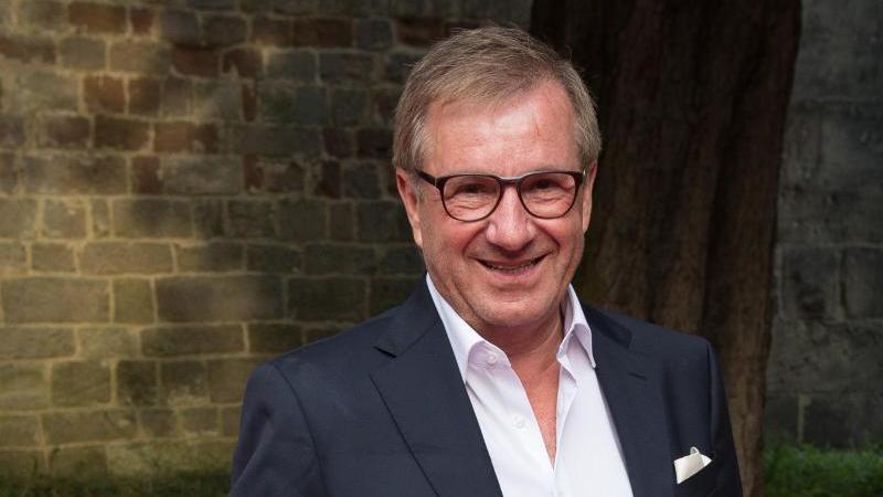 Brüller-Aktion: Anchorman Jan Hofer tauscht Tagesschau-Studio gegen Home-Office Jan Hofer