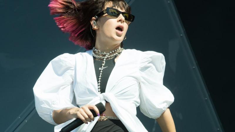 Charli XCX: Ruhm macht nicht glücklich Charli XCX: Ruhm macht nicht glücklich