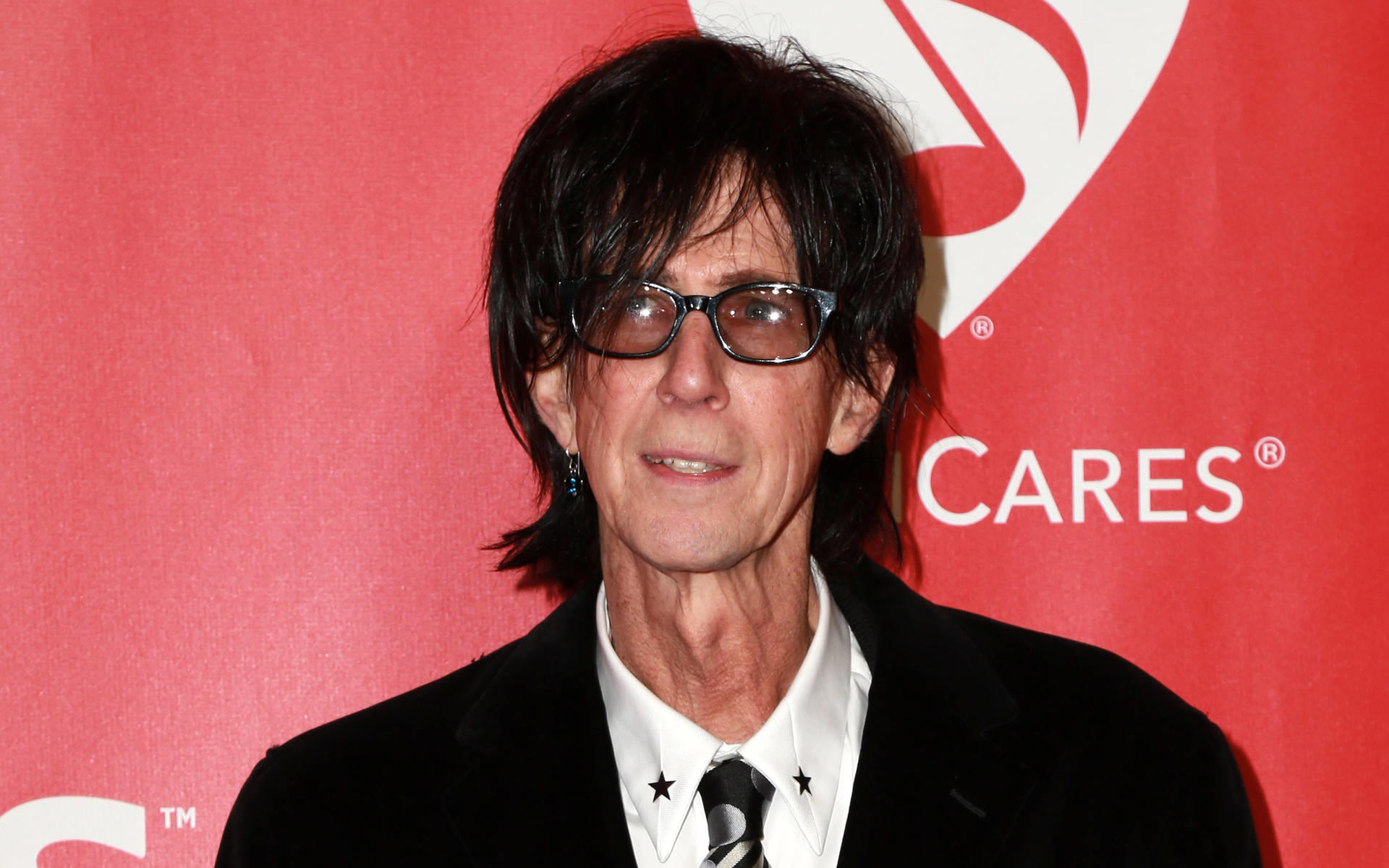 Ric Ocasek (†70): Billy Idol, Weezer & Co. trauern um den verstorbenen The Cars-Frontman Nach dem Tod von Ric Ocasek: Stars trauen um den Frontman der Cars