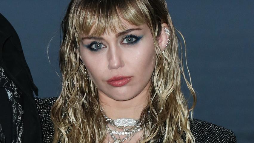Miley Cyrus und Kaitlynn Carter: Nach nur sechs Wochen ist alles aus Miley Cyrus steht vor dem nächsten Beziehungs-Aus.