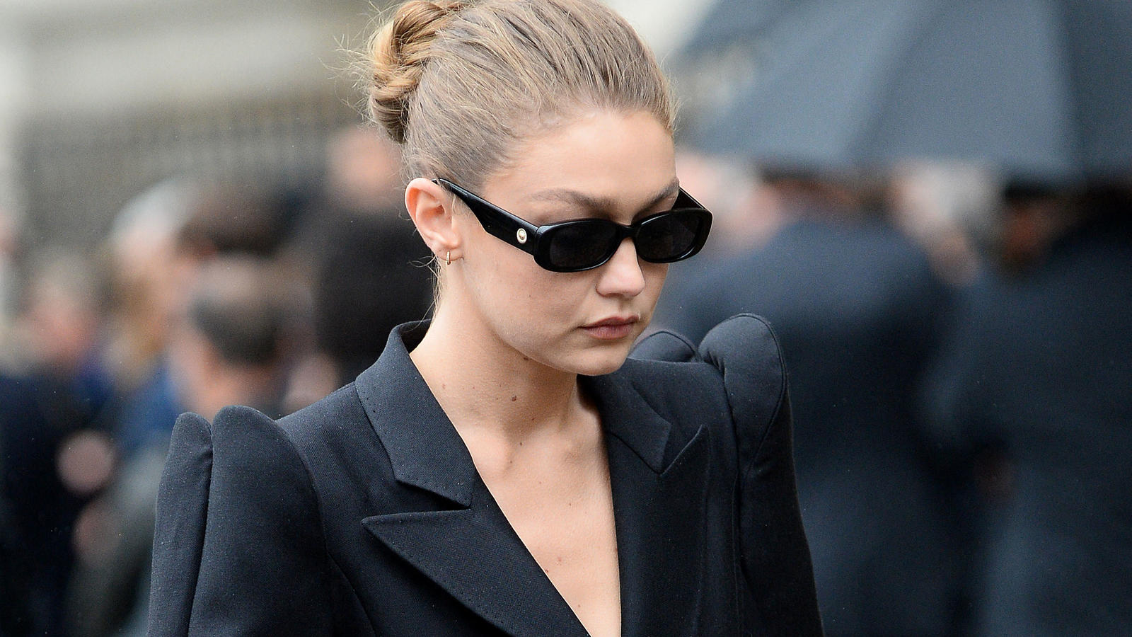Peter Lindbergh: Stars nehmen in Frankreich Abschied von verstorbenem Fotografen Gigi Hadid