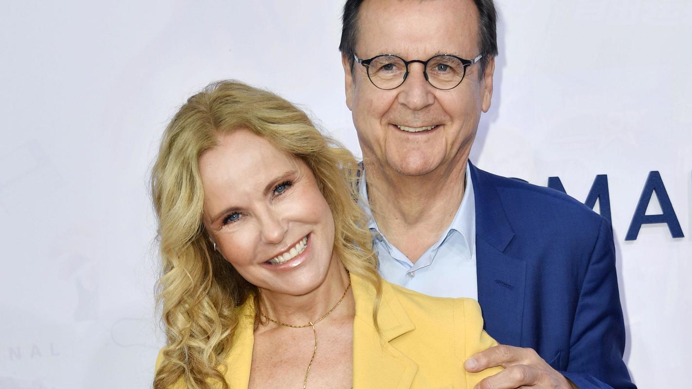 Katja Burkard über Ehemann Hans Mahr: Beziehung entstand aus SEINER Midlife-Crisis Katja Burkard mit Lebenspartner Hans Mahr bei der Bertelsmann Party 2019 in der Bertelsmann Repräsentanz Unter den Linden. Berlin, 12.09.2019 *** Katja Burkard with life partner Hans Mahr at the Bertelsmann Party 2019 at the Bertelsmann Representativ