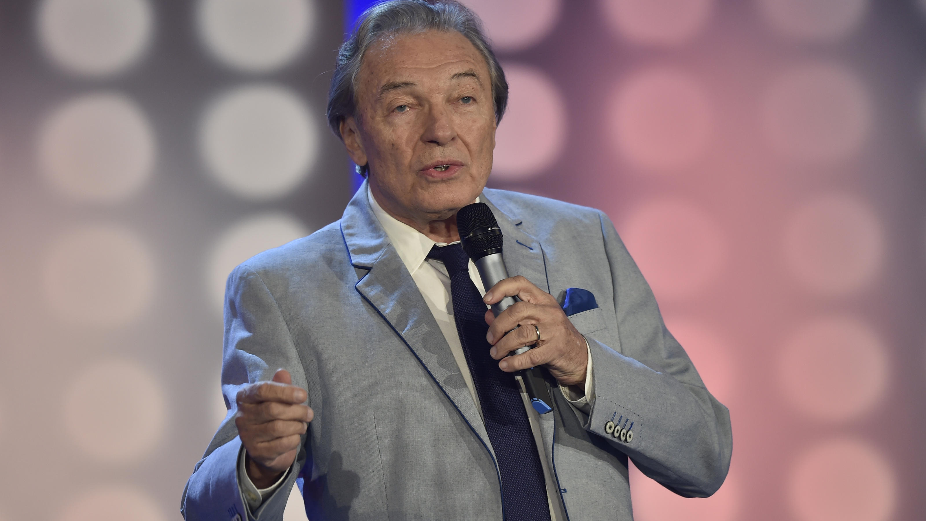 karel gott 80 freunde und kollegen trauern um die schlager ikone