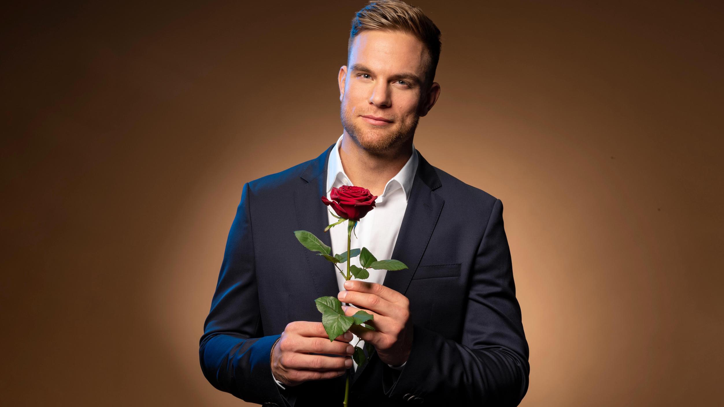 Er ist der neue Bachelor: So tickt Sebastian Preuss Der neue Bachelor 2020 Sebastian Preuss ist Profi-Kickboxer.